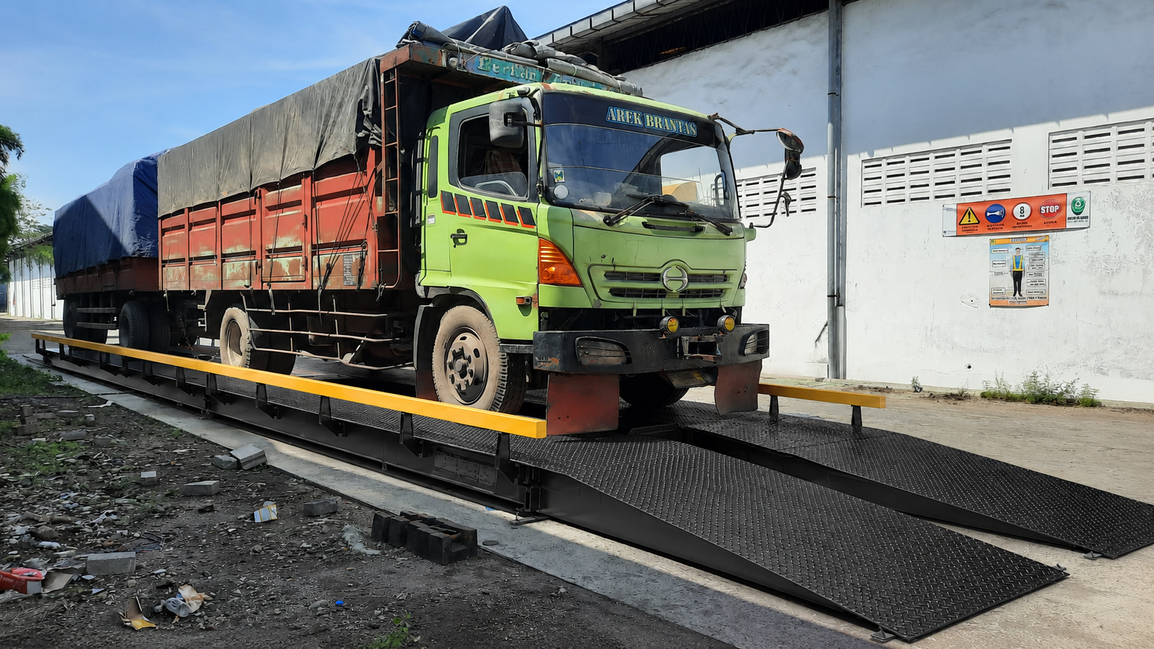 jual jembatan timbang kapasitas 50 ton, jual jembatan timbang di jakarta, jembatan timbang,jembatan timbang digital, jembatan timbang terbaik, timbangan truk, jual jembatan timbang, jual timbangan truk, jual timbangan truk, harga jembatan timbang, harga timbangan truk